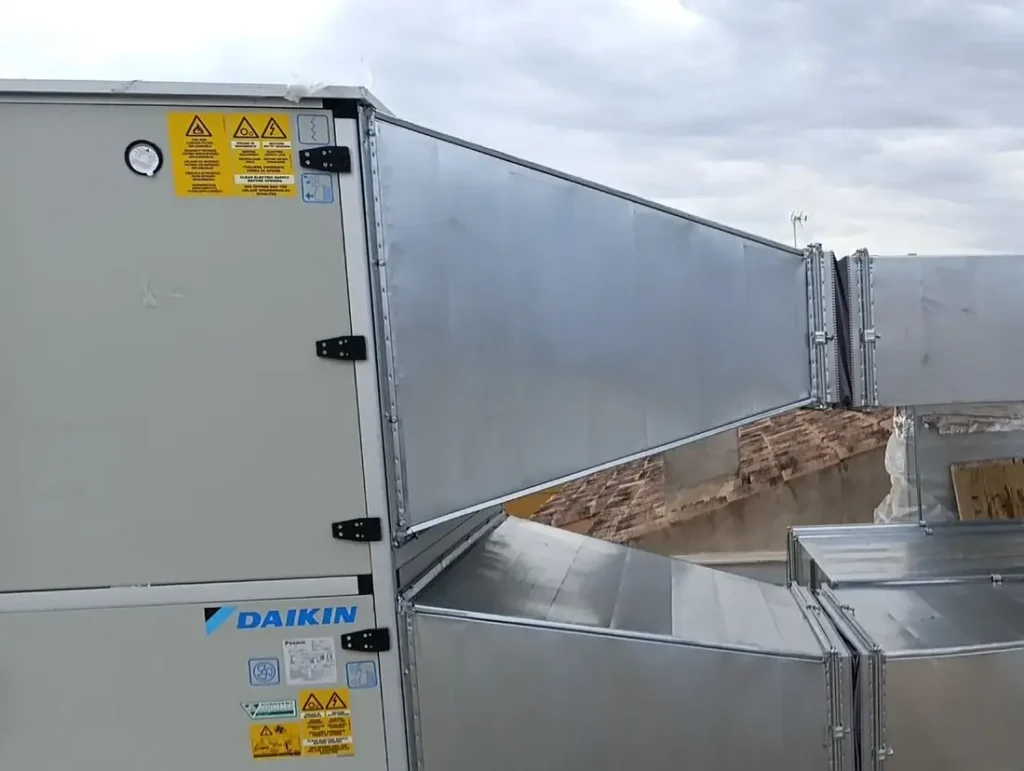 Instalación de sistemas de ventilación con recuperación de calor en centro de enseñanza